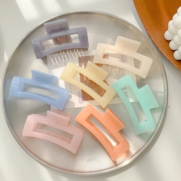 Translucent Rectangular Hair Clip - Coral - Picture 2 of 6